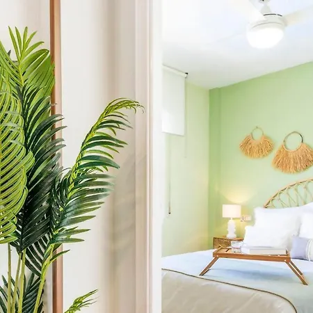 Pink Paraiso Penthouse Apartment *