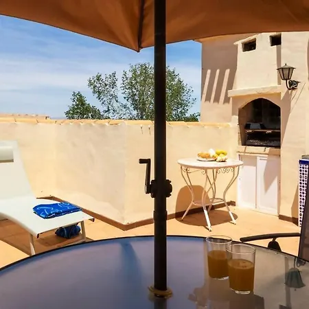 Pink Paraiso Penthouse Apartment *